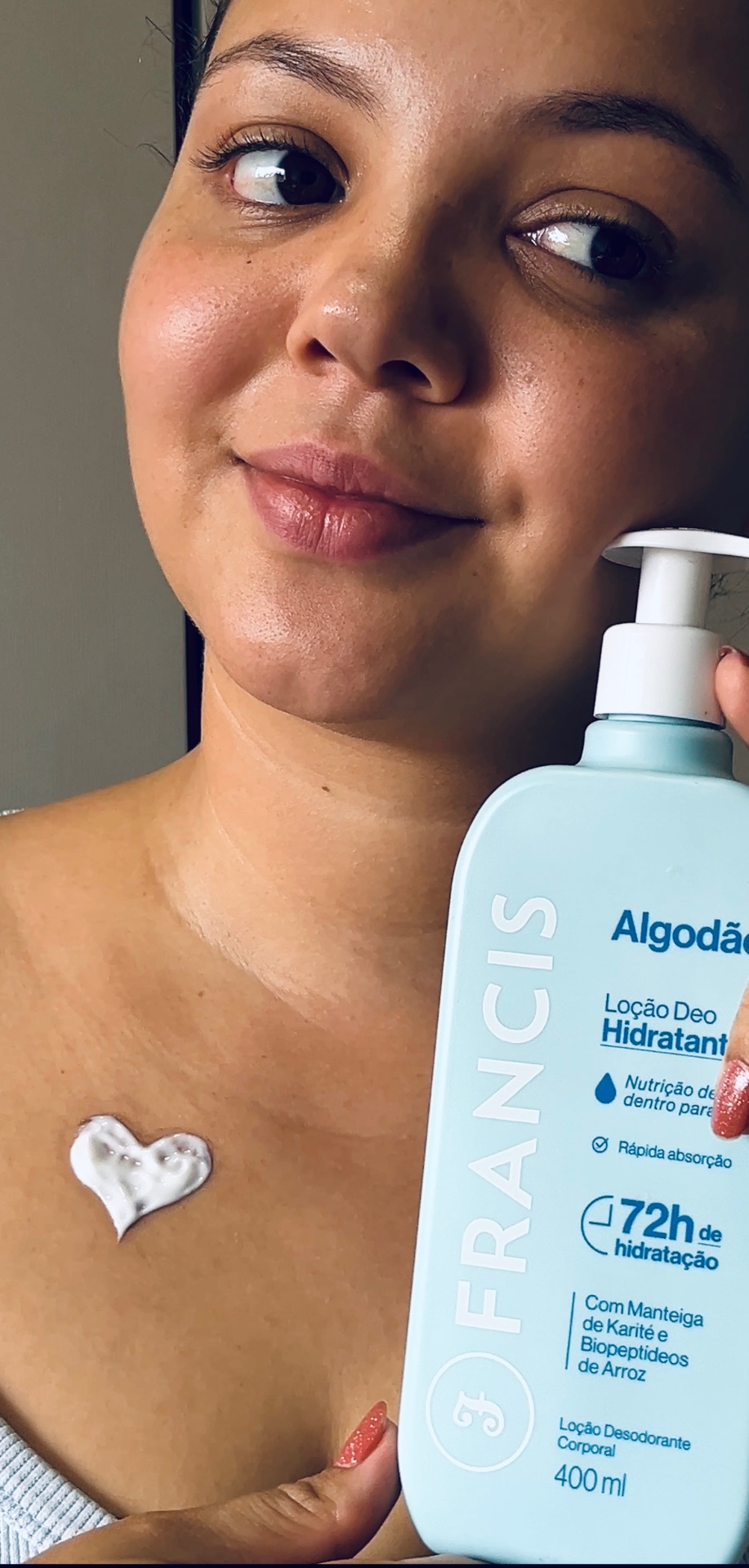 Close de produto de autocuidado corporal em conteúdo de review